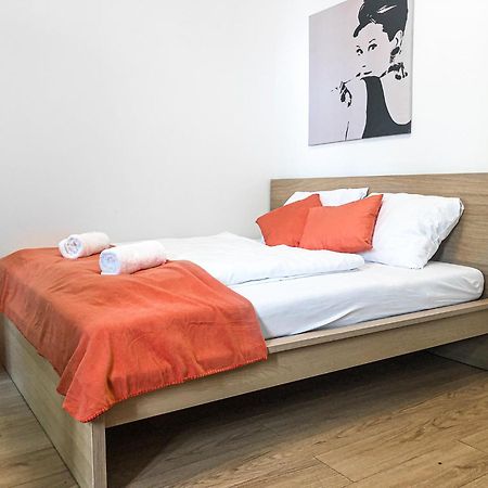 Lovely 2Br Shared Apartment, Enkplatz U3, 15Min To Center Wiedeń Zewnętrze zdjęcie