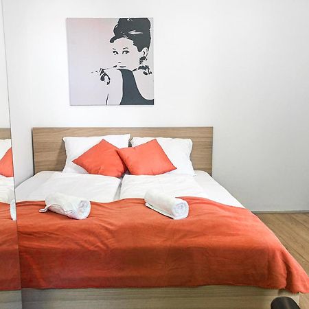 Lovely 2Br Shared Apartment, Enkplatz U3, 15Min To Center Wiedeń Zewnętrze zdjęcie